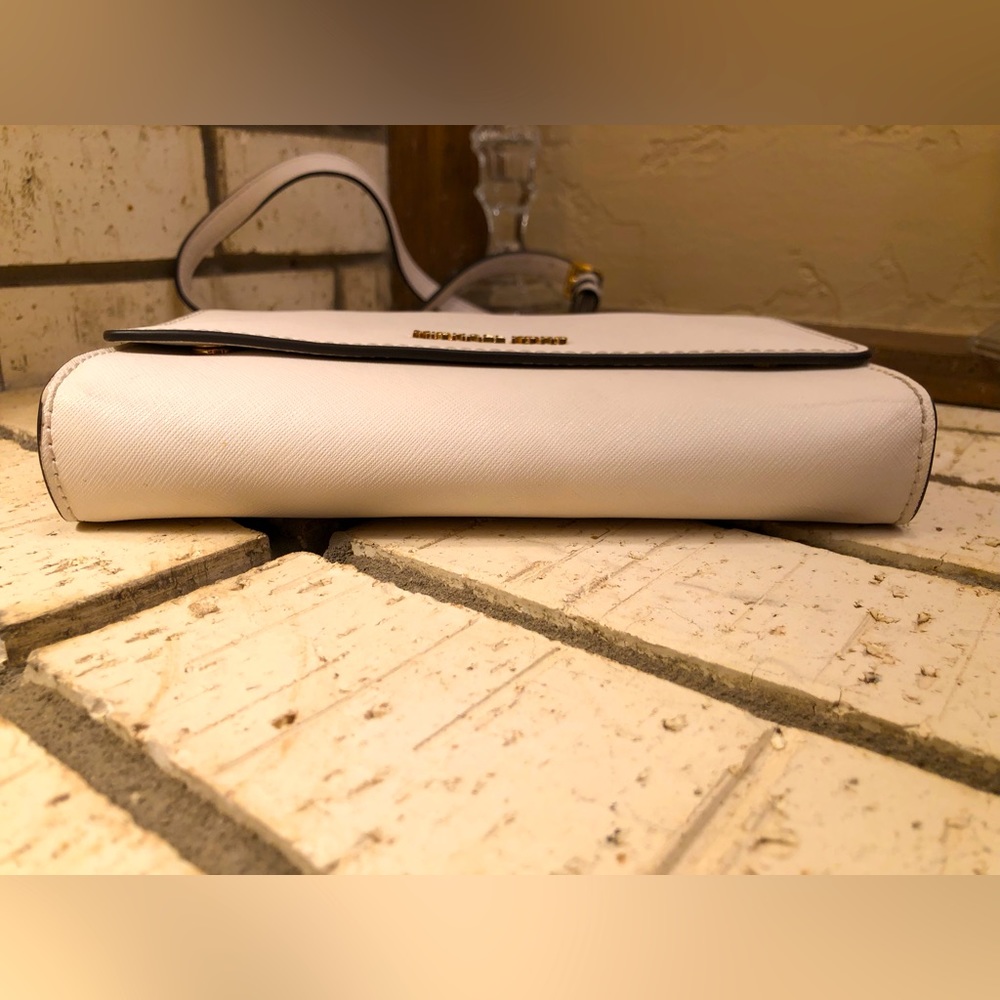 💥Moving to @the_bag_guy💥Michael Kors - Crossbody - White - Picture 12 of 17